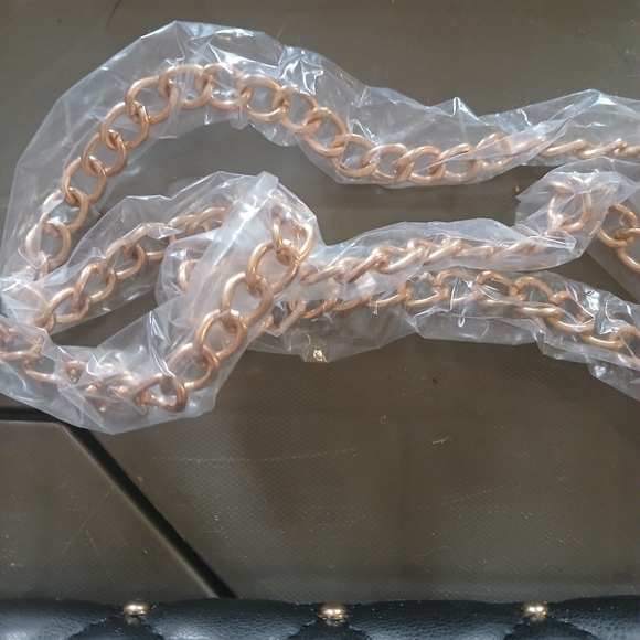 Badgley Mischka Black Diamond Quilted Crossbody Bag with Chain Strap New - Picture 9 of 9